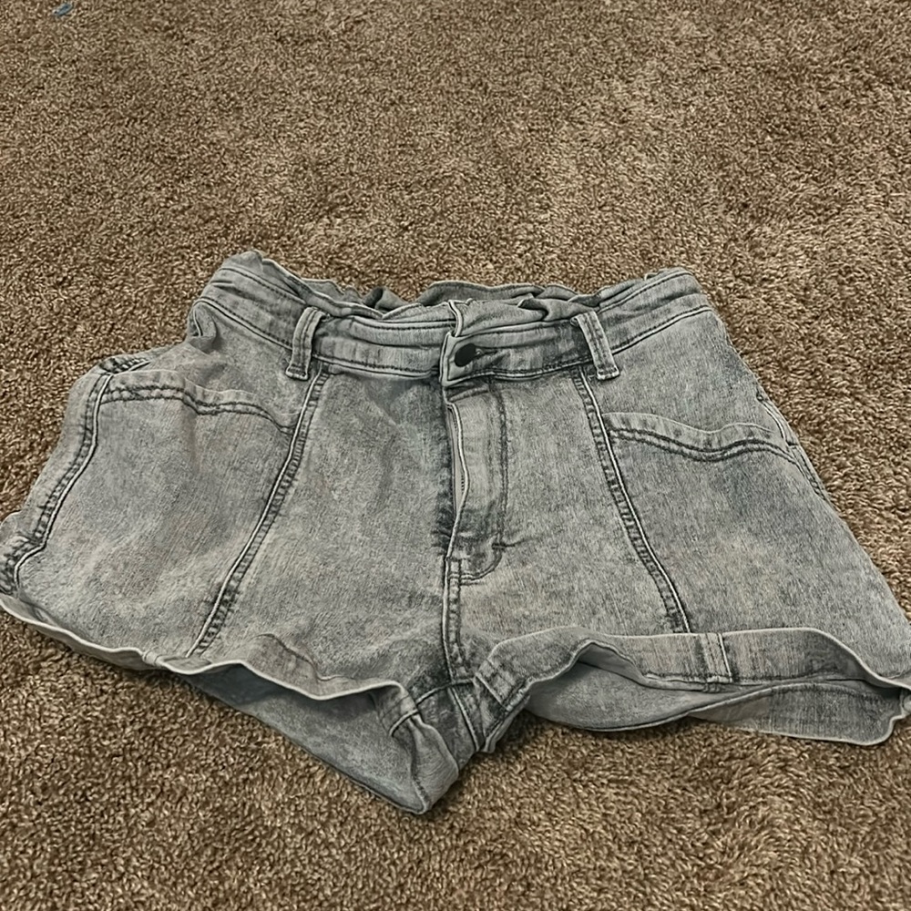 Universal threads shorts